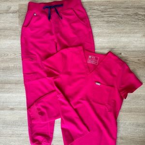 FIGS small set: High waisted Zamora Jogger & Catarina One a pocket Scrub Top